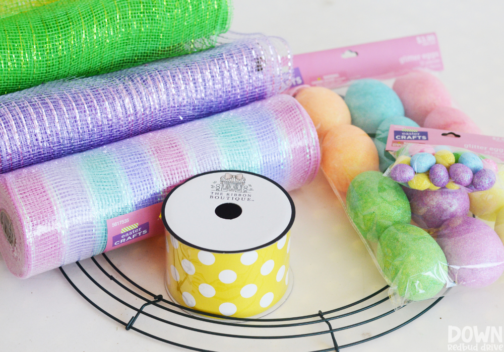 diy-easter-deco-mesh-wreath-supplies-wide-1