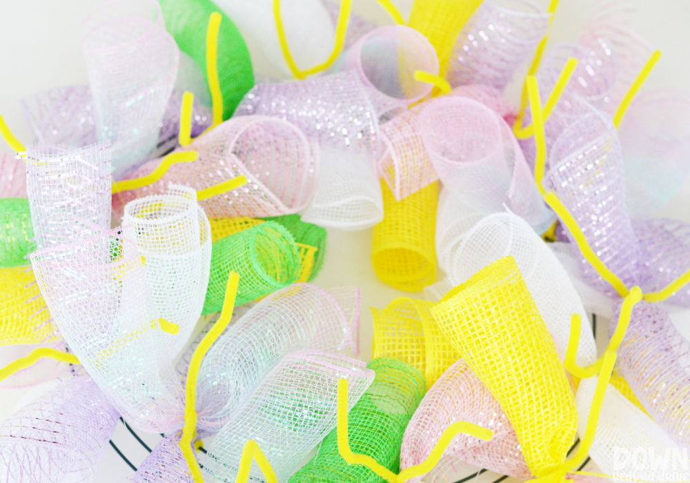 diy-easter-deco-mesh-wreath-wide-4-2