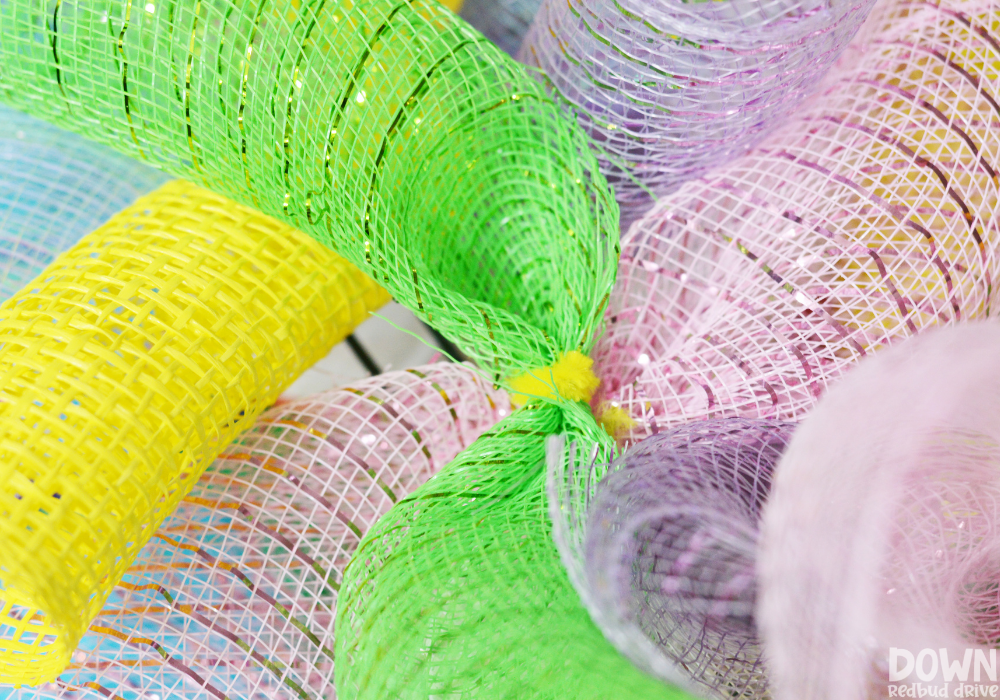 diy-easter-deco-mesh-wreath-wide-5-1