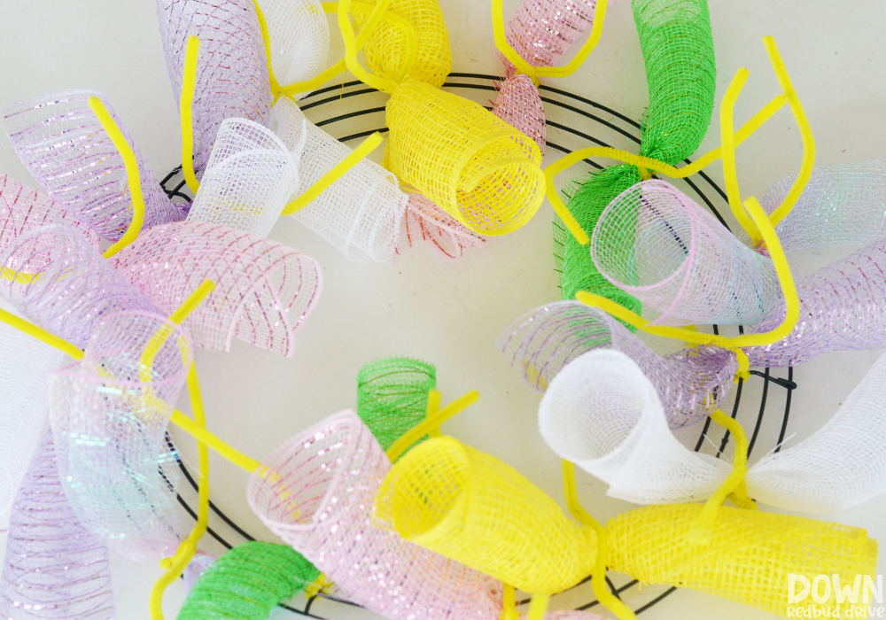 diy-easter-deco-mesh-wreathwide-4-1