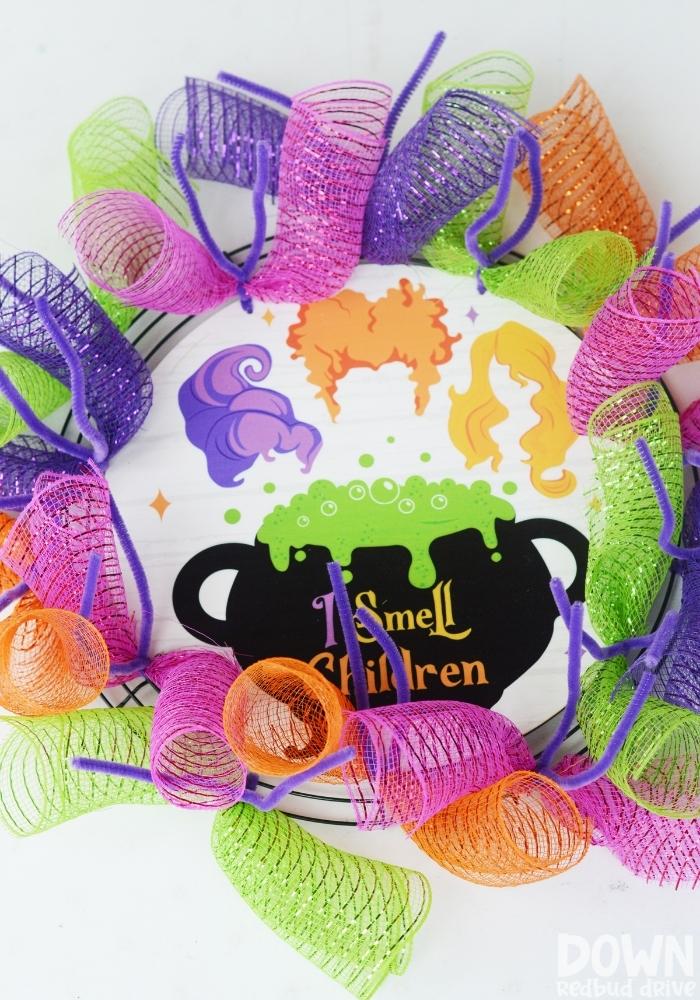 hocus-pocus-wreath-diy-step-5-tall