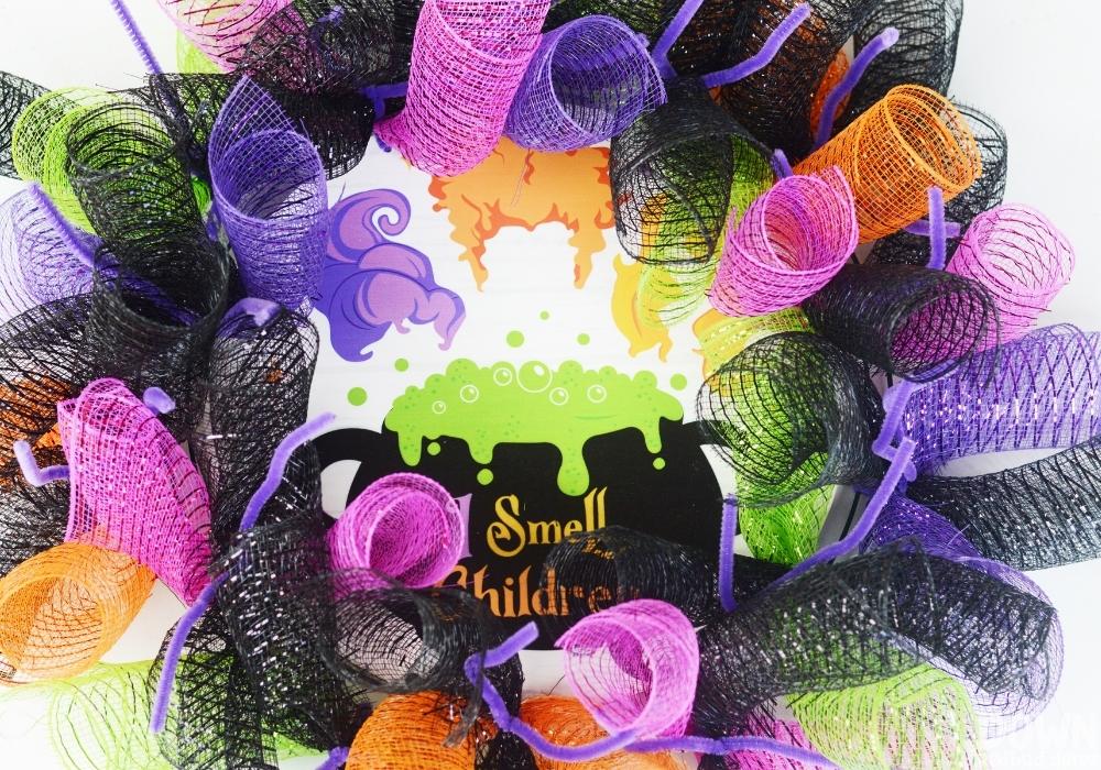 hocus-pocus-wreath-wide-step-5