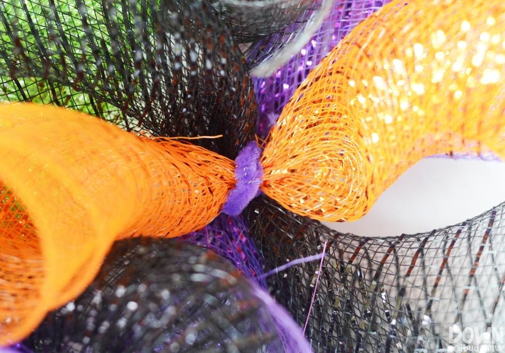hocus-pocus-wreath-wide-step-6