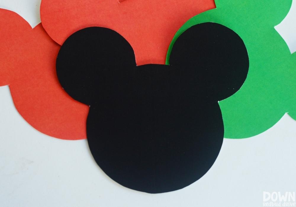 mickey-and-minnie-christmas-pops-wide-2 Close up of the cut out printables for the Mickey Christmas pops.