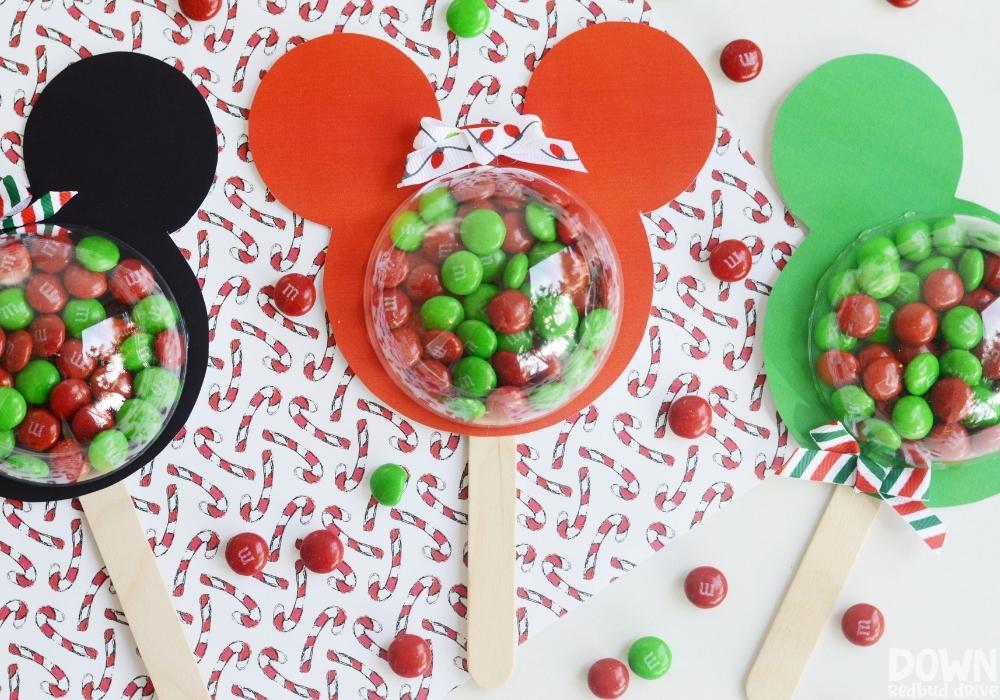 mickey-and-minnie-christmas-pops-wide-7 The finished Mickey and Minnie Christmas Pops.